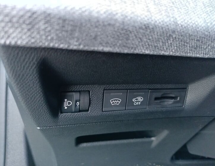 Peugeot 3008 SUV / Terénní 1,2 l 100 kw