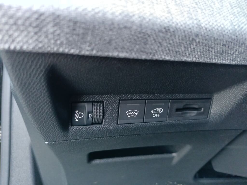 Peugeot 3008 SUV / Terénní 1,2 l 100 kw