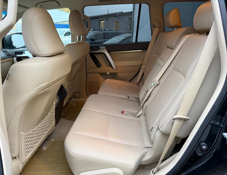 Toyota Land Cruiser 10