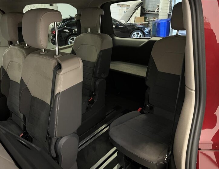 Volkswagen Multivan 25