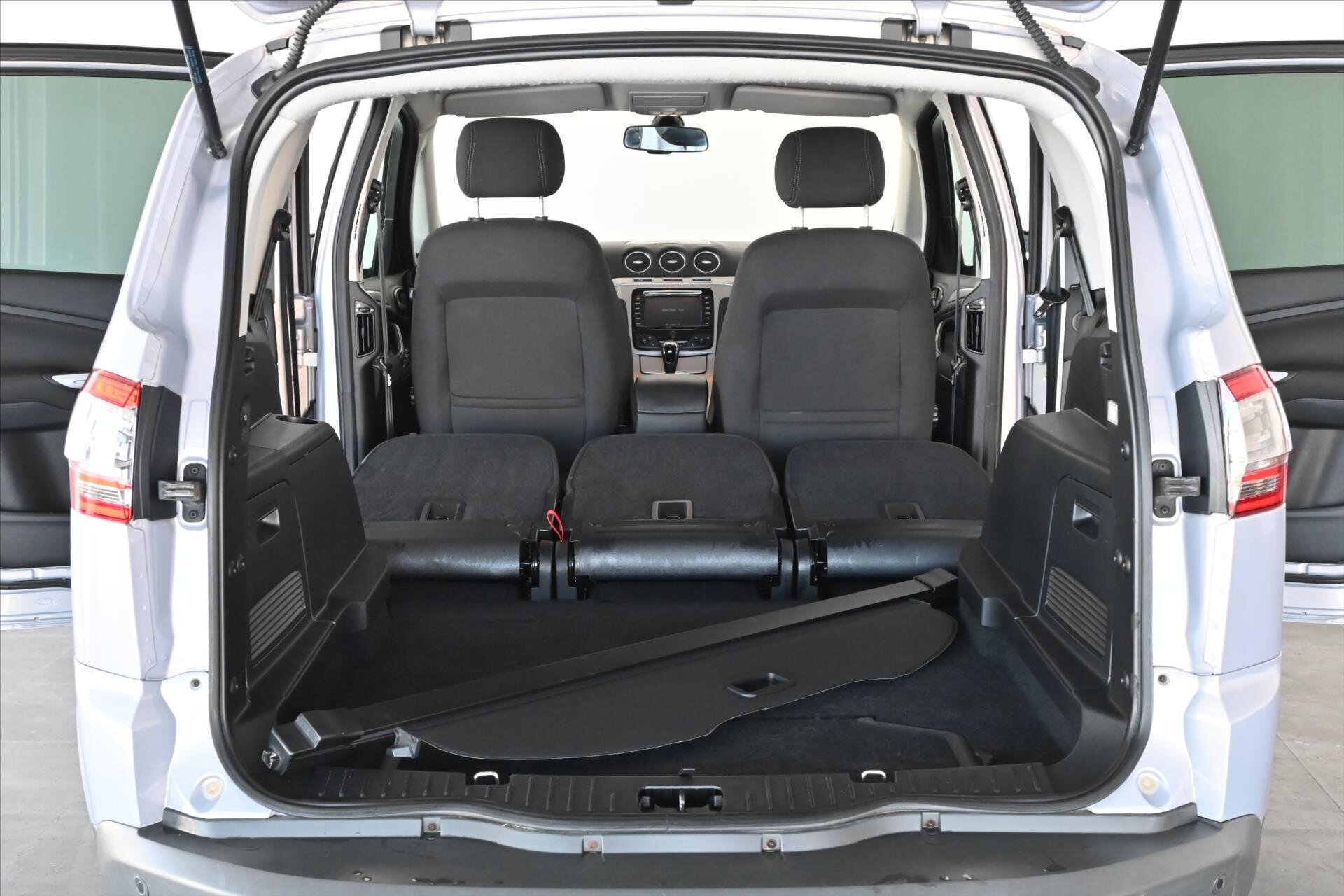 Ford S-MAX MPV 2,0 l 100 kw