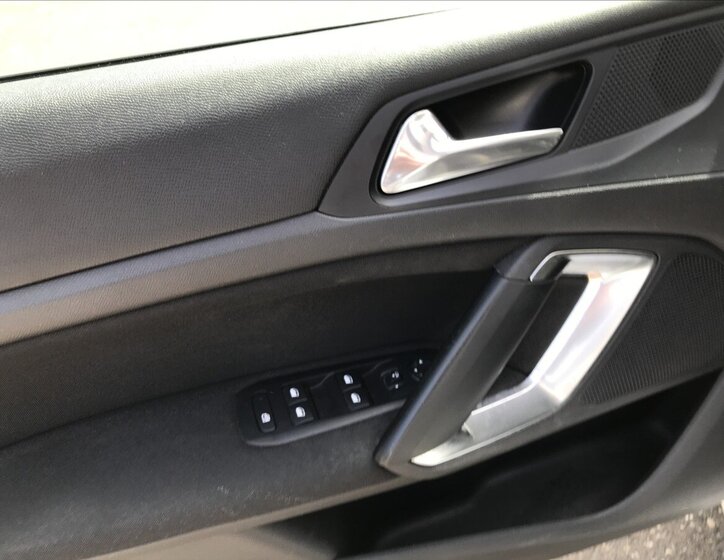 Peugeot 308 Kombi 1,2 l 81 kw
