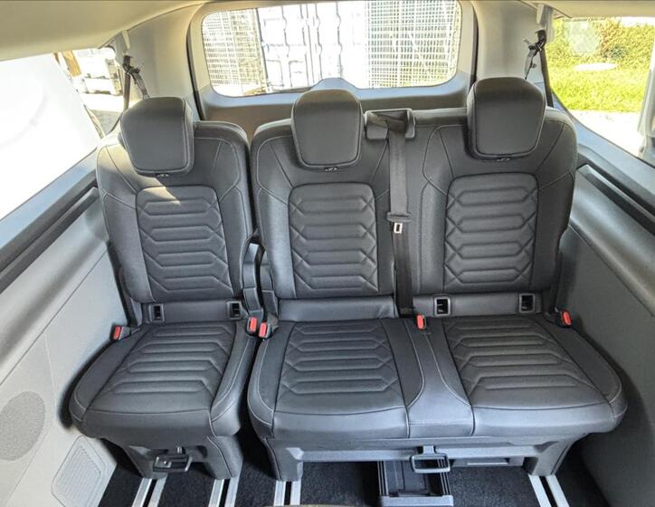 Ford Tourneo Custom 16