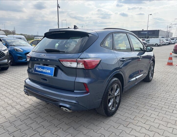 Ford Kuga SUV / Terénní 1,5 l 110 kw