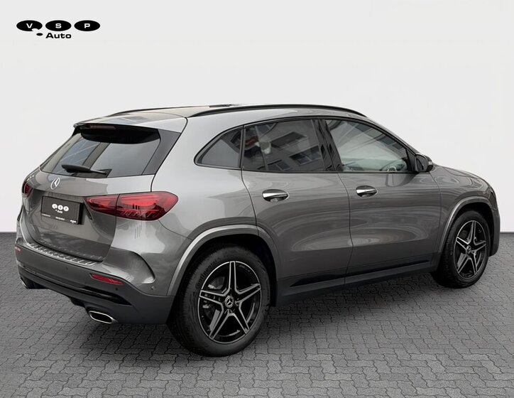 Mercedes-Benz GLA 5