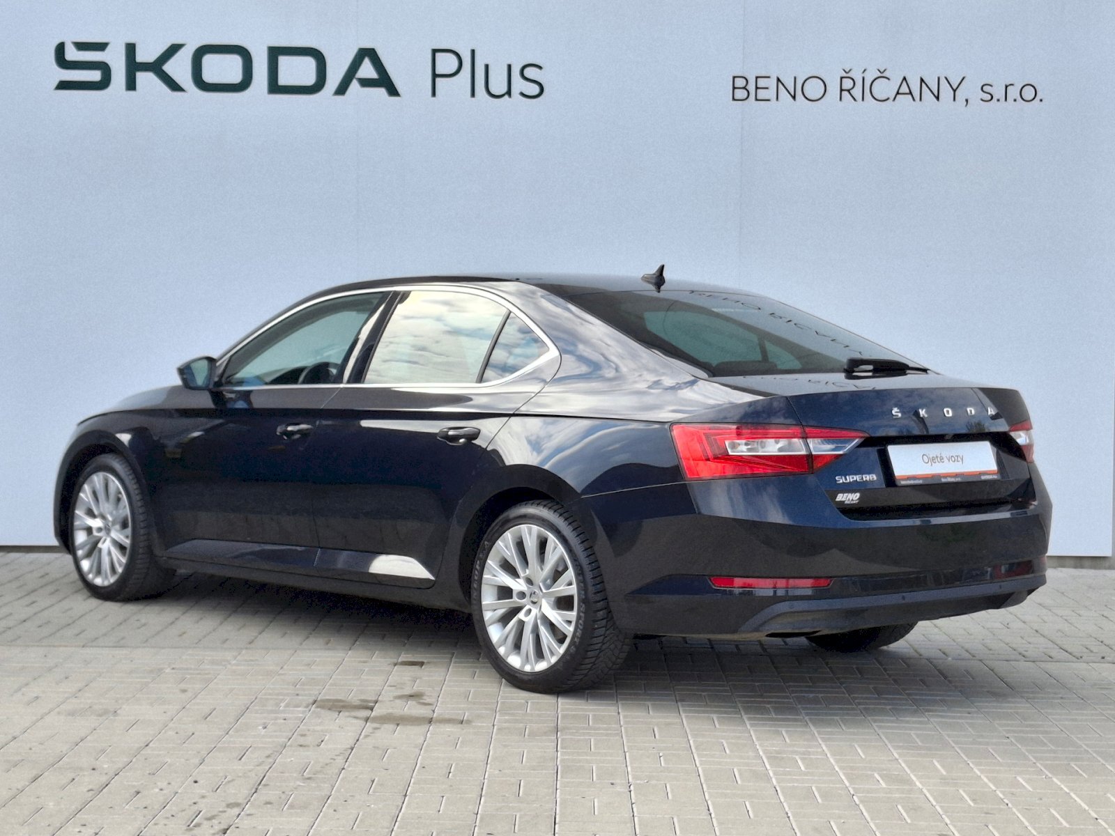 Škoda Superb Sedan / Limuzína 2,0 l 110 kw