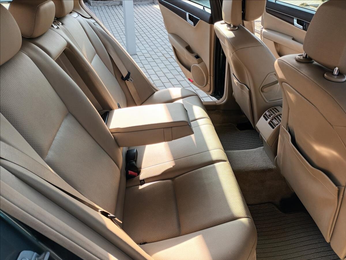 Mercedes-Benz Třídy C Kombi 2,1 l 100 kw
