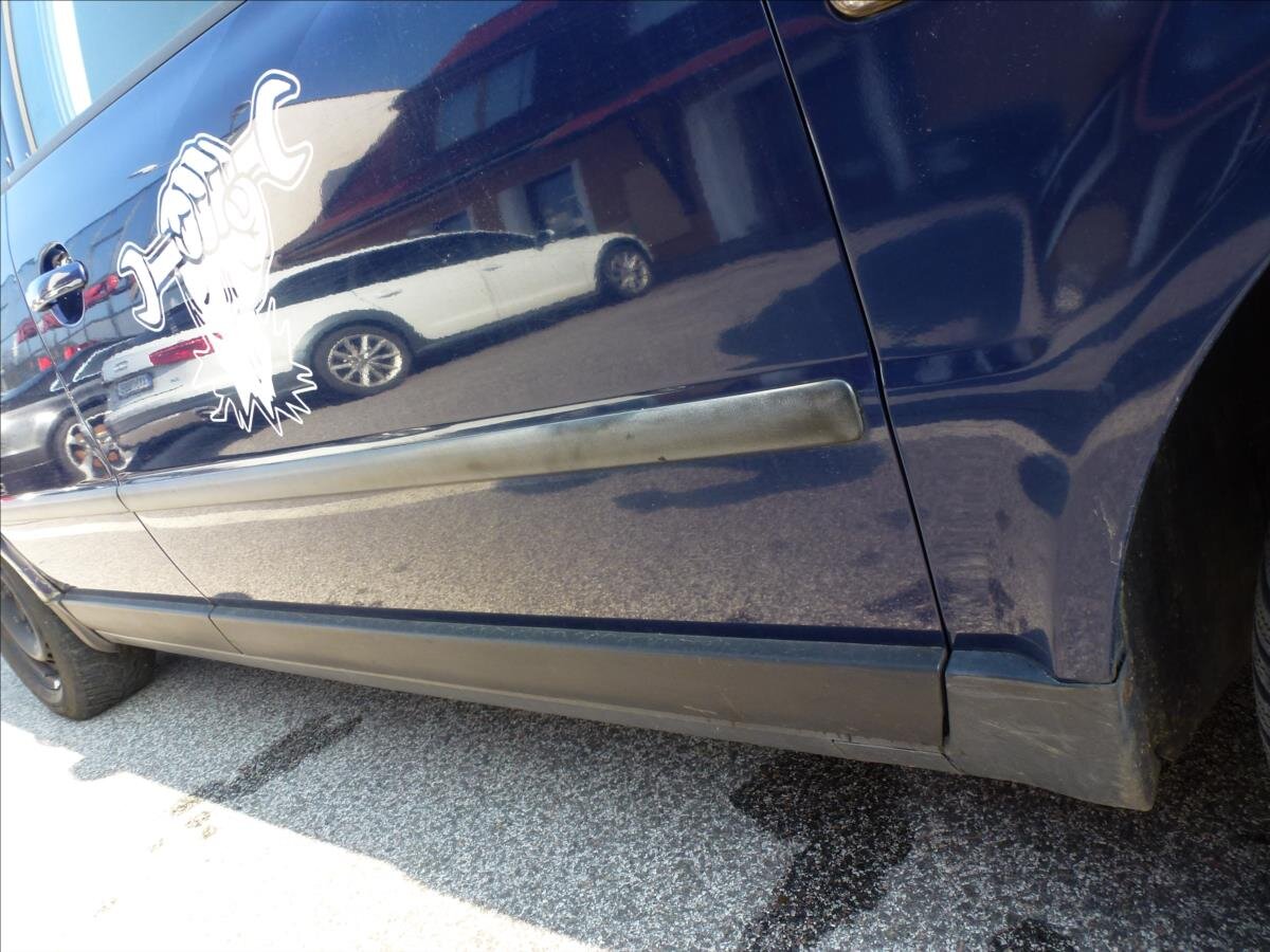 Volkswagen Passat Kombi 1,6 l 74 kw