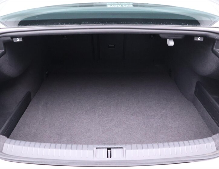 Volkswagen Passat 10