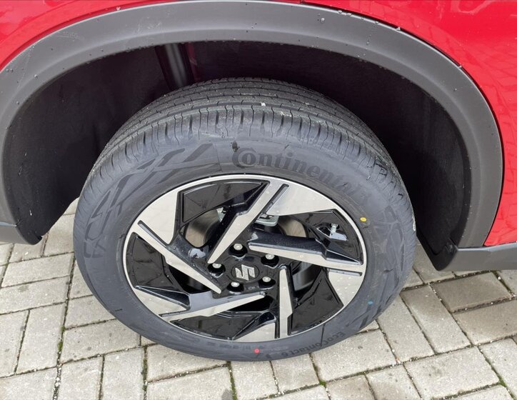 Suzuki Vitara SUV 1,4 l 81 kw