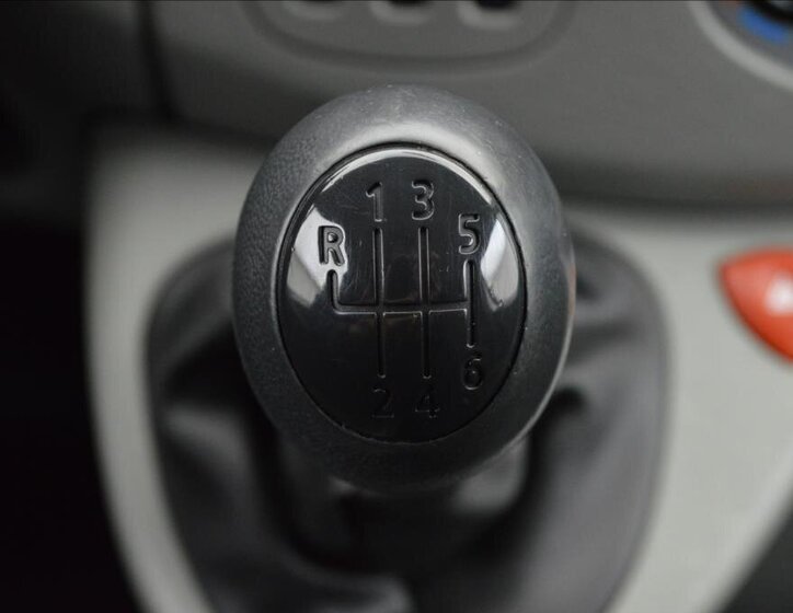 Opel Vivaro Kombi 2,5 l 107 kw