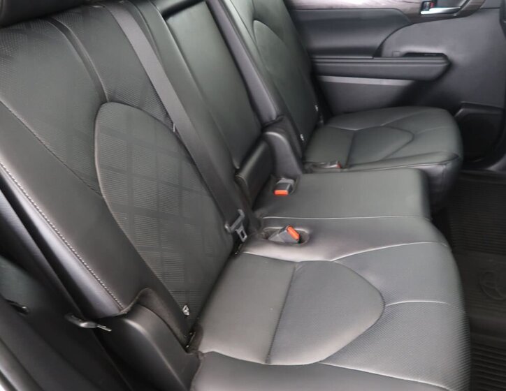 Toyota Highlander Kombi 2,5 l 140 kw