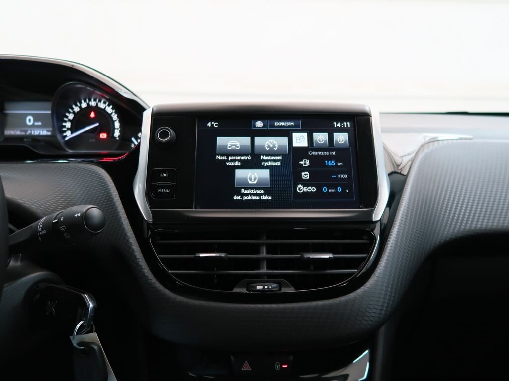 Peugeot 208 Hatchback 1,2 l 81 kw