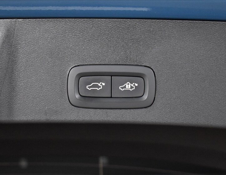 Volvo EX40 SUV 0,0 325 kw