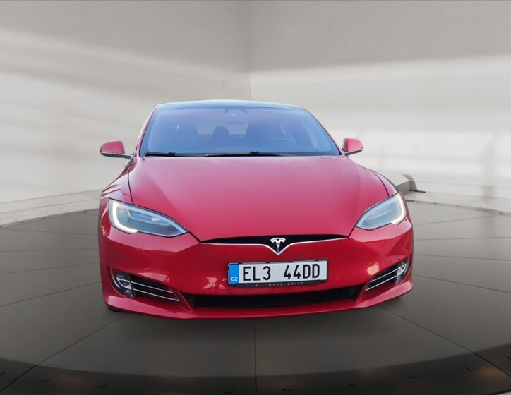 Tesla Model S 3