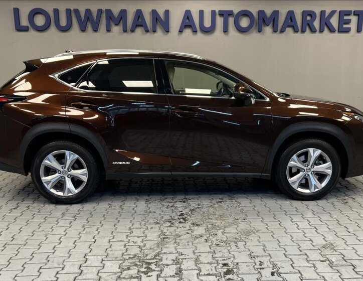 Lexus NX 300h SUV 2,5 l 145 kw