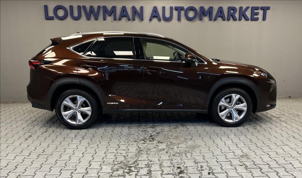 Lexus NX 300h SUV 2,5 l 145 kw