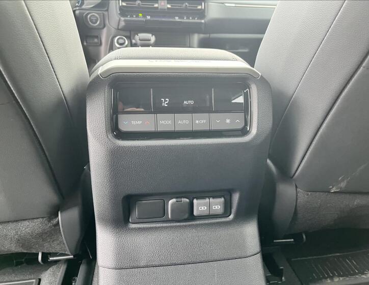 Toyota Land Cruiser 13