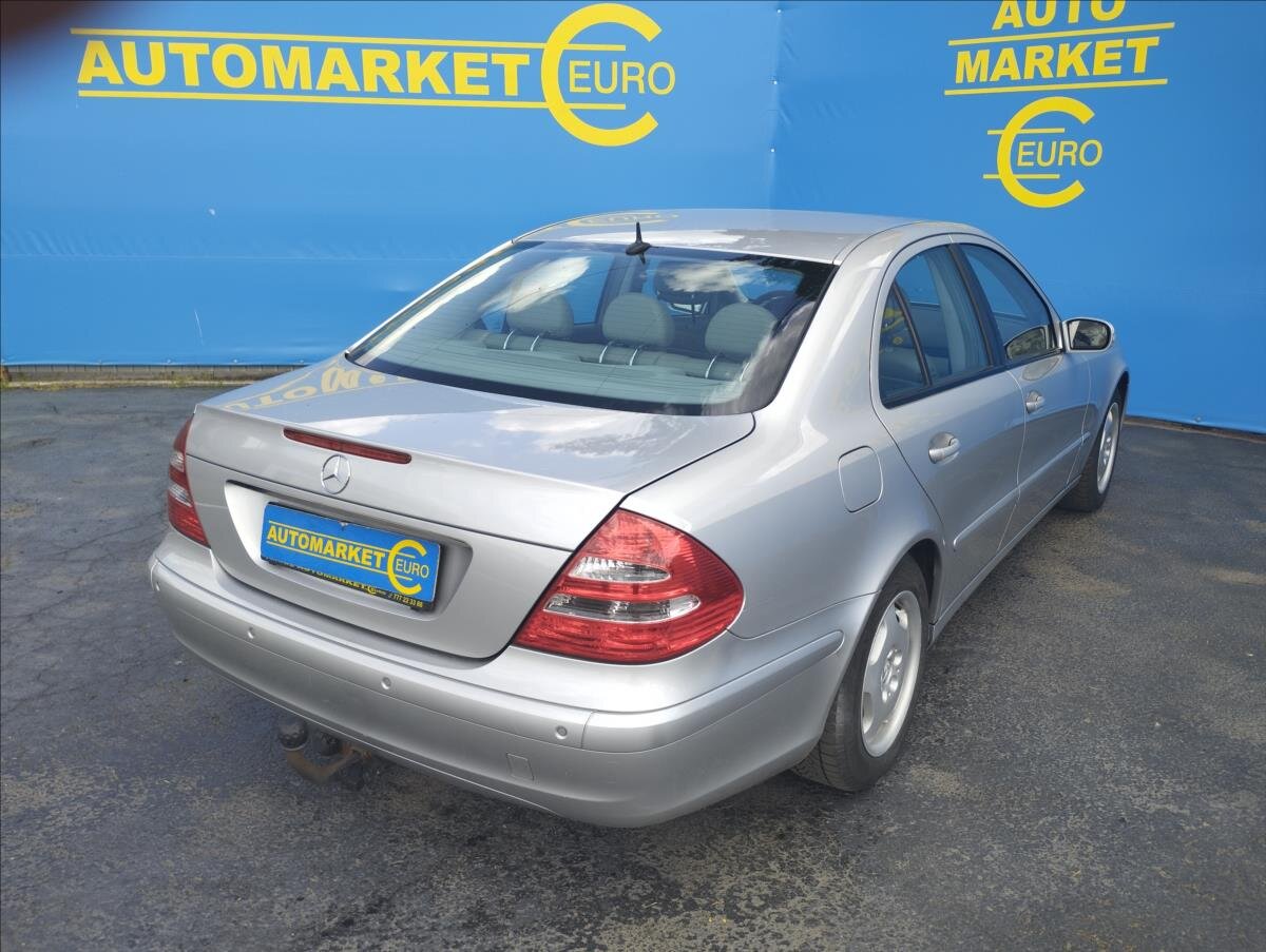 Mercedes-Benz Třídy E Sedan / Limuzína 1,8 l 120 kw
