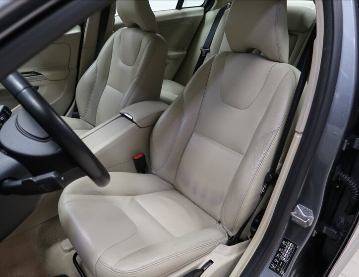 Volvo S60 Sedan / Limuzína 2,0 l 140 kw