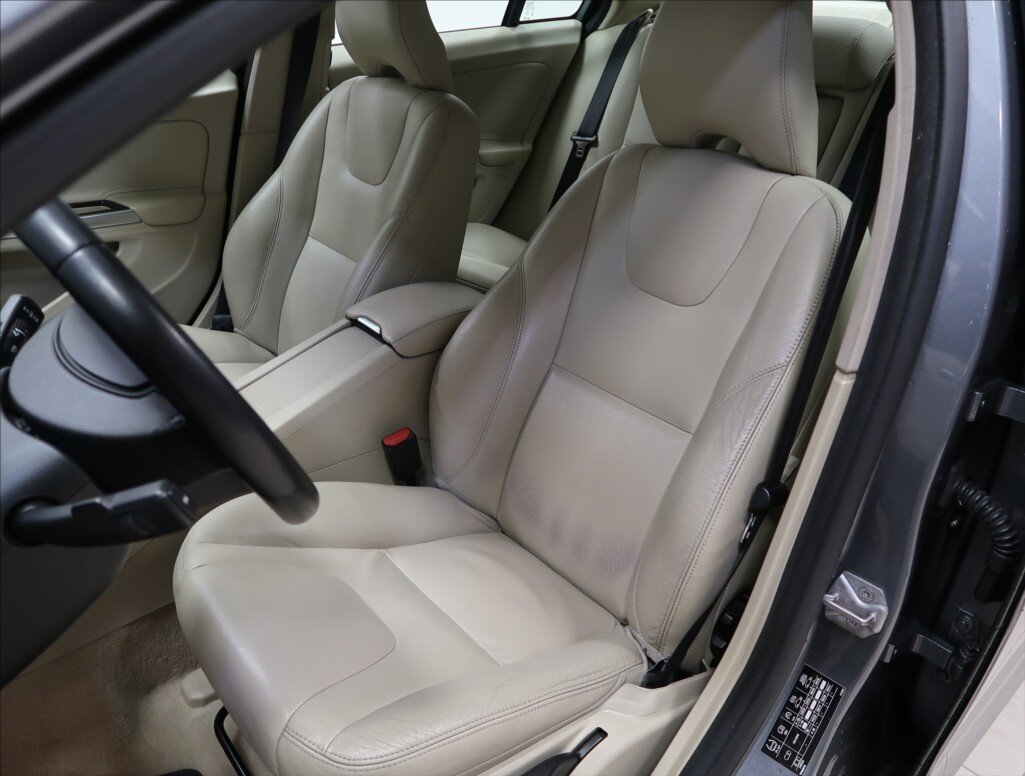 Volvo S60 Sedan / Limuzína 2,0 l 140 kw