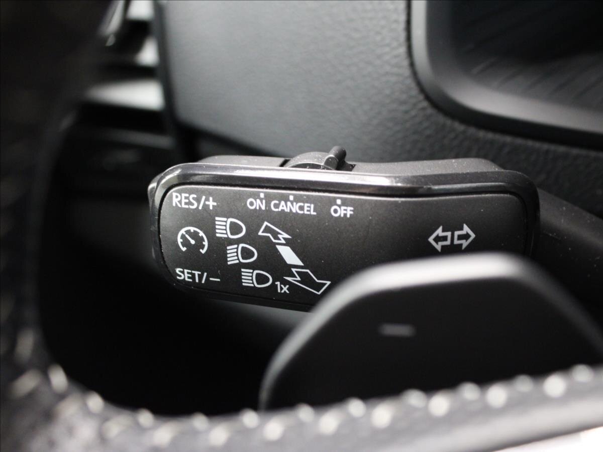 Škoda Karoq SUV / Terénní 1,5 l 110 kw