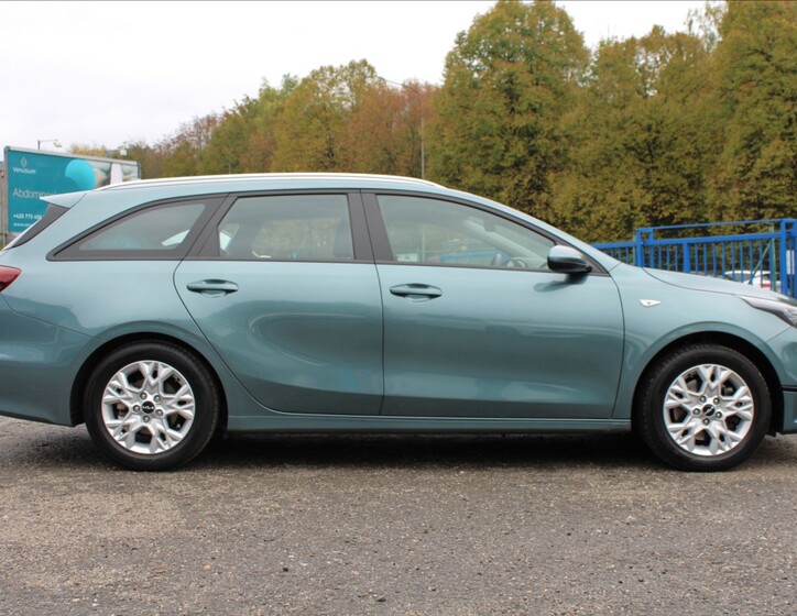 KIA Ceed 4