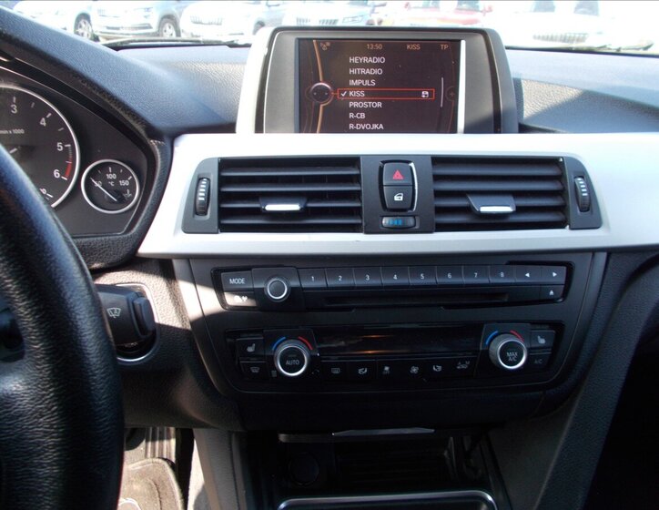 BMW Řada 3 Sedan / Limuzína 2,0 l 135 kw