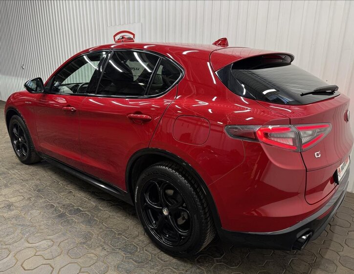 Alfa Romeo Stelvio SUV / Terénní 2,1 l 154 kw