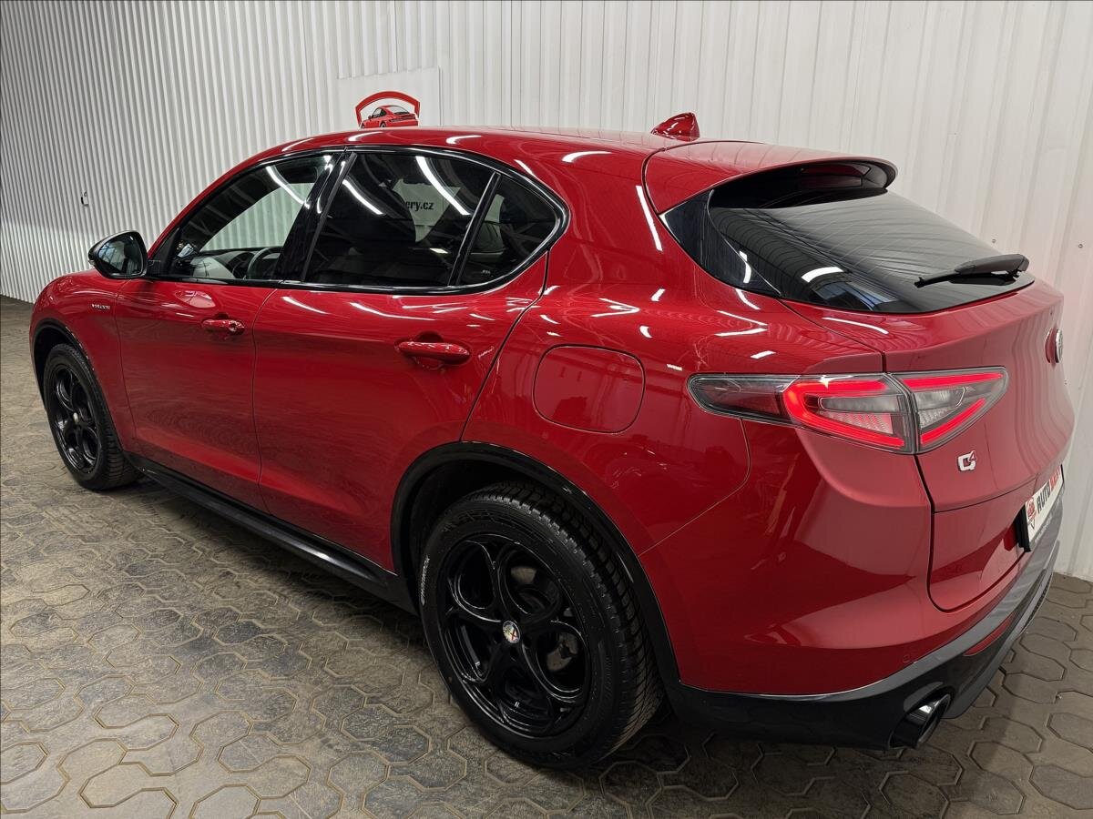 Alfa Romeo Stelvio SUV / Terénní 2,1 l 154 kw
