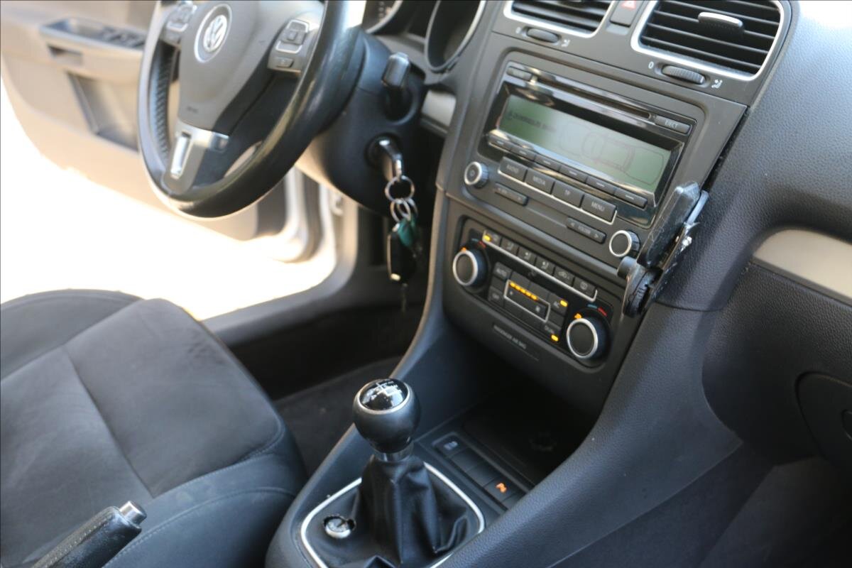 Volkswagen Golf Kombi 1,6 l 77 kw