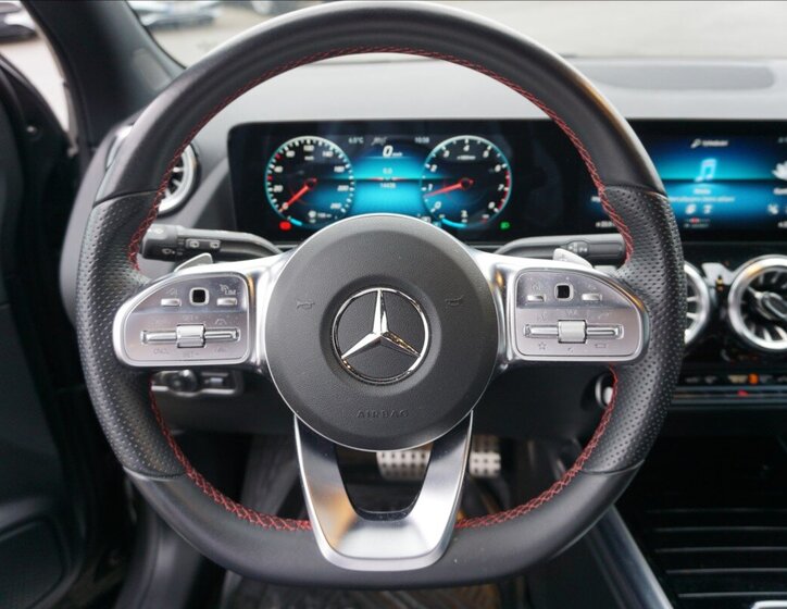 Mercedes-Benz GLA SUV 2,0 l 165 kw