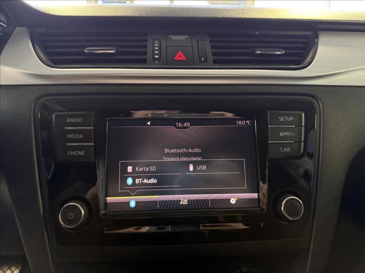 Škoda Rapid Hatchback 999,0 70 kw