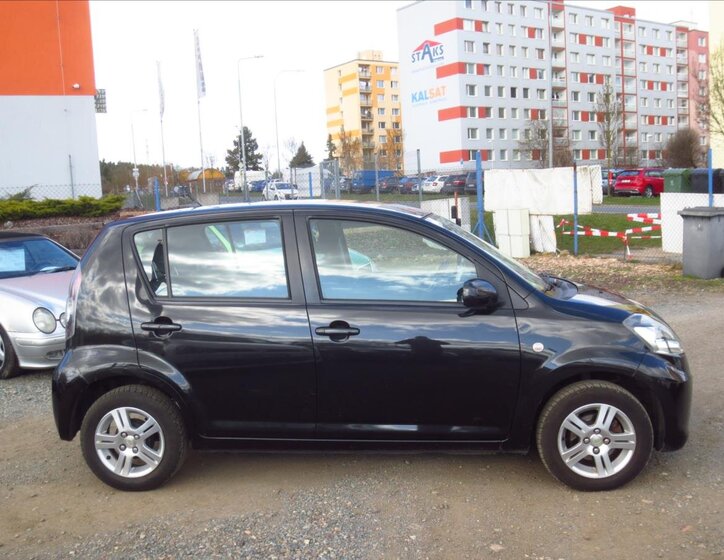 Subaru Justy Hatchback 998,0 51 kw