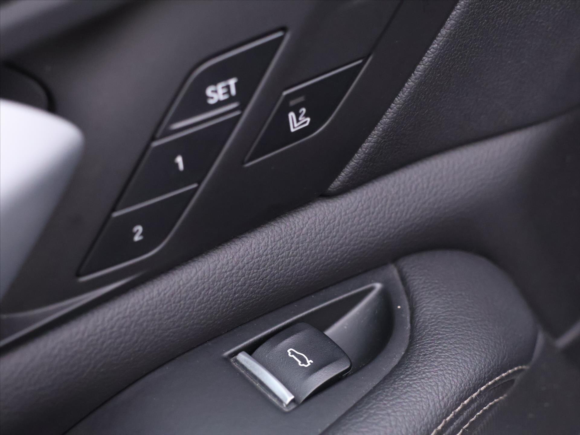 BMW X5 SUV / Terénní 3,0 l 195 kw