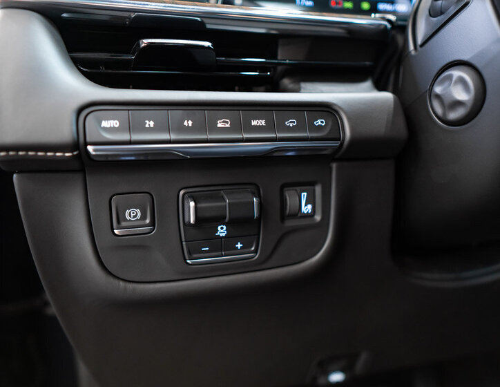 Cadillac Escalade 24