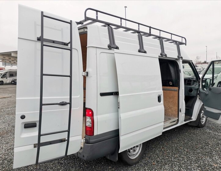 Ford Transit 19