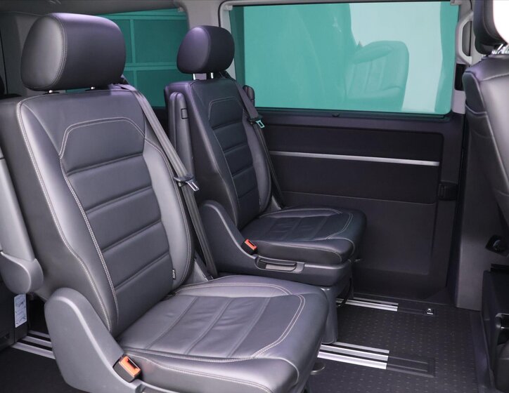 Volkswagen Multivan 15