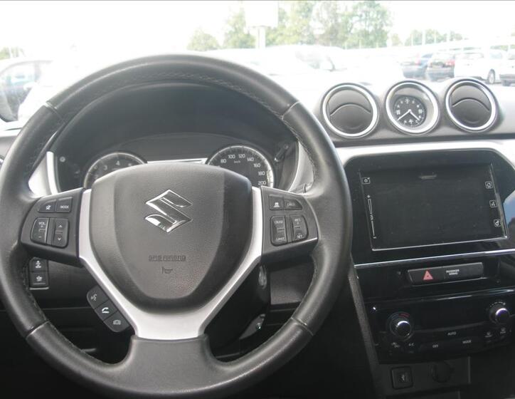 Suzuki Vitara 9