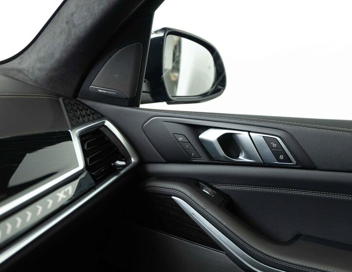 BMW X7 SUV / Terénní 3,0 l 280 kw