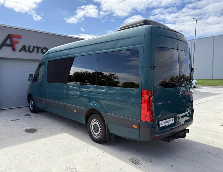 Mercedes-Benz Sprinter 8