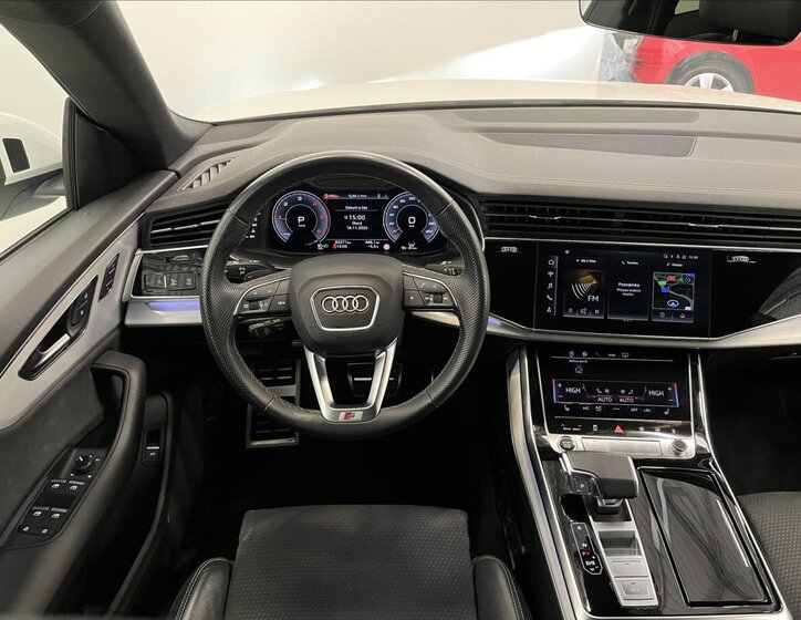 Audi Q8 SUV / Terénní 3,0 l 210 kw