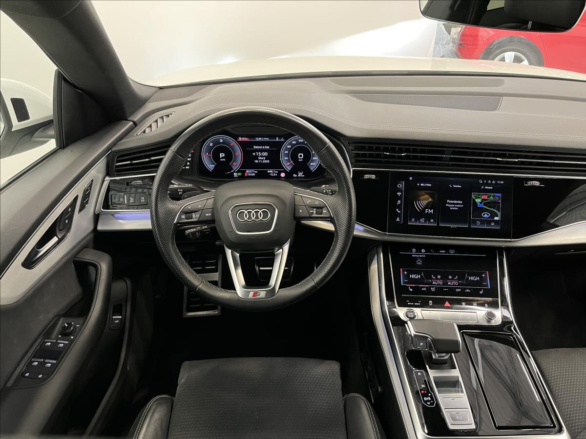 Audi Q8 SUV / Terénní 3,0 l 210 kw
