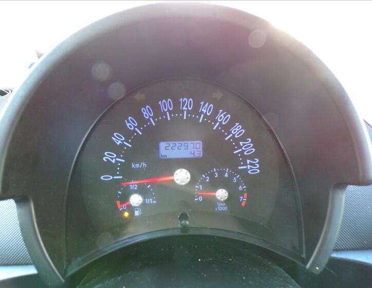 Volkswagen New Beetle 7