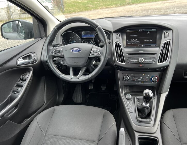 Ford Focus Kombi 999,0 92 kw