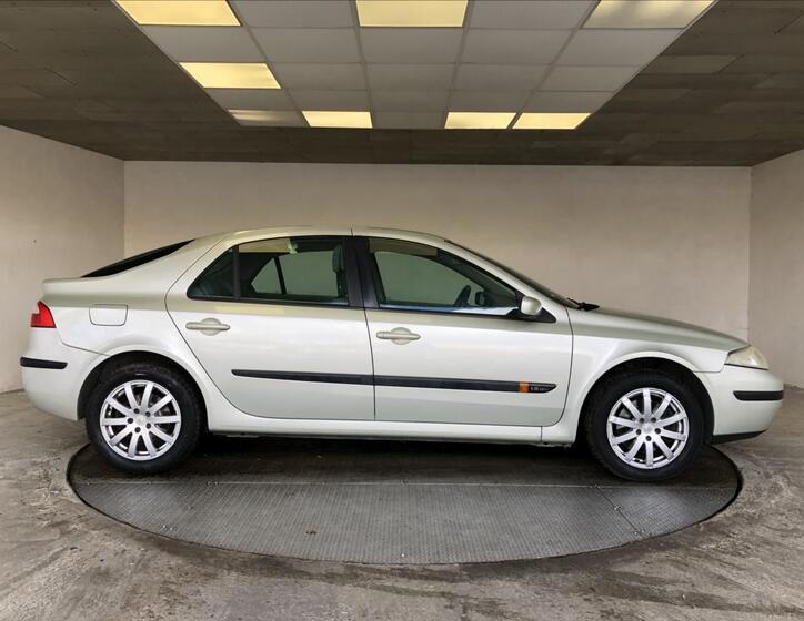 Renault Laguna 8