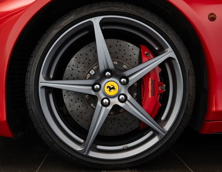 Ferrari 458 Kupé 4,5 l 416 kw