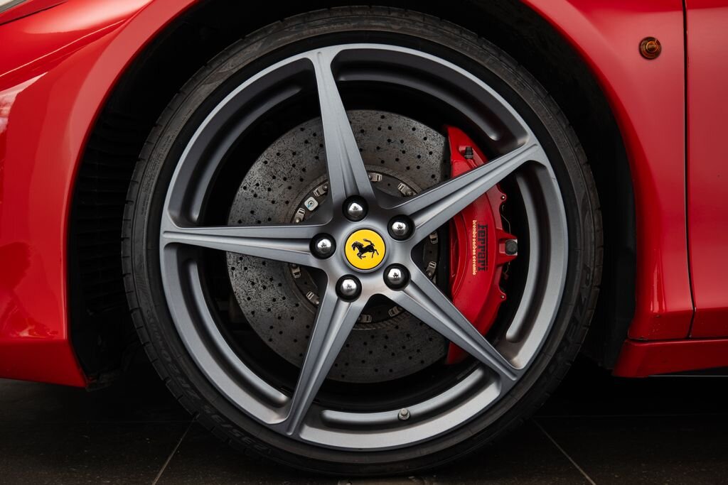 Ferrari 458 Kupé 4,5 l 416 kw