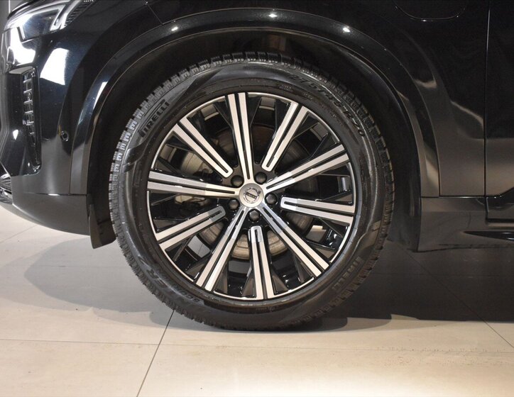 Volvo XC90 SUV / Terénní 2,0 l 228 kw