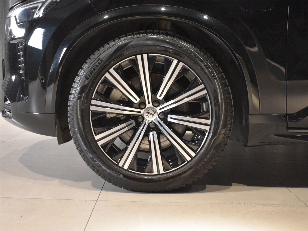 Volvo XC90 SUV / Terénní 2,0 l 228 kw